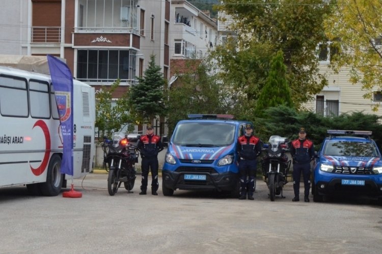 İstanbul'da jandarmadan kan bağışı kampanyasına destek