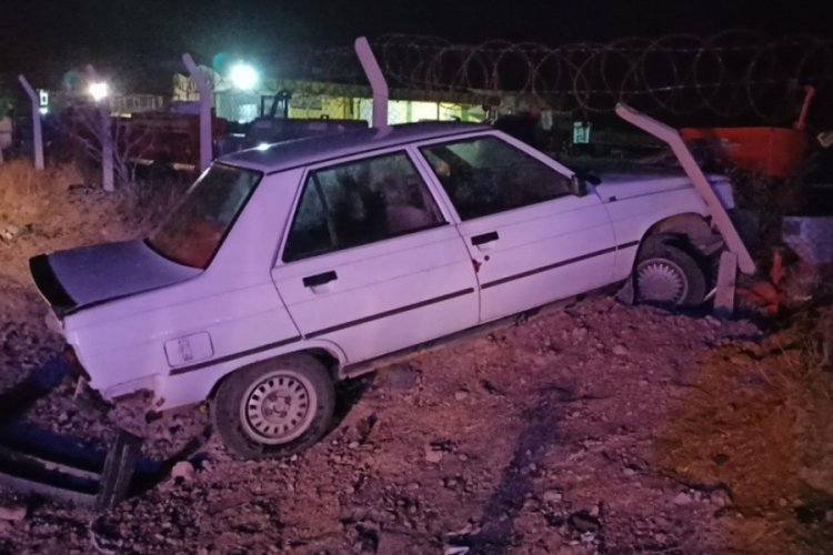 Kahramanmaraş'ta akaryakıt istasyonundan &ccedil;ıkan otomobile arkadan &ccedil;arptı: 1 yaralı