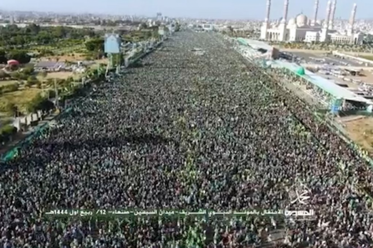 Yemen'de milyonlarca kişi Mevlid Kandili'ni kutladı 