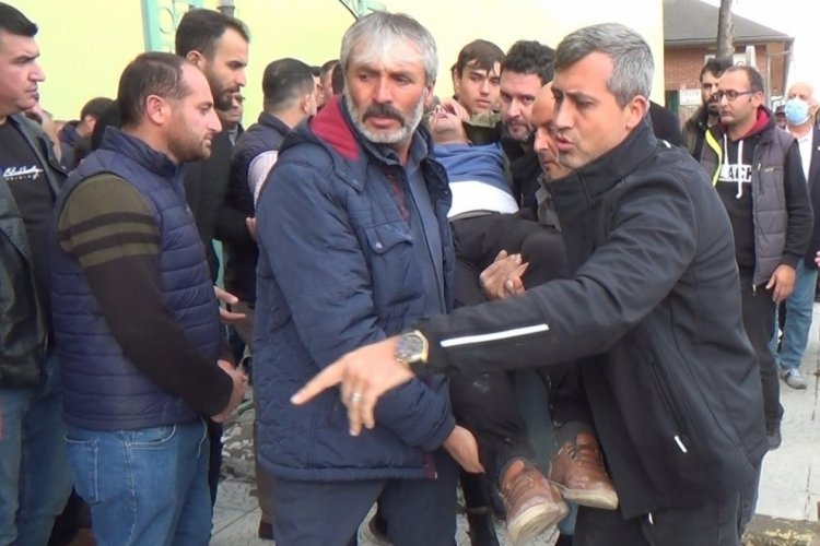 Ehliyetsiz s&uuml;r&uuml;c&uuml;n&uuml;n hayattan kopardığı 7 yaşındaki Mira&ccedil;'ın babası cenazede fenalaştı
