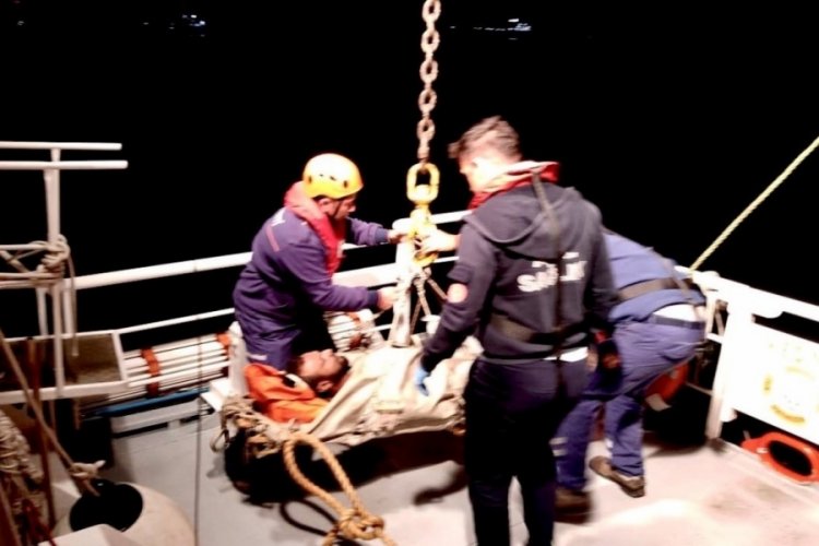 İstanbul'da Malta bayraklı gemide zehirlenen 5 kişi hastaneye kaldırıldı