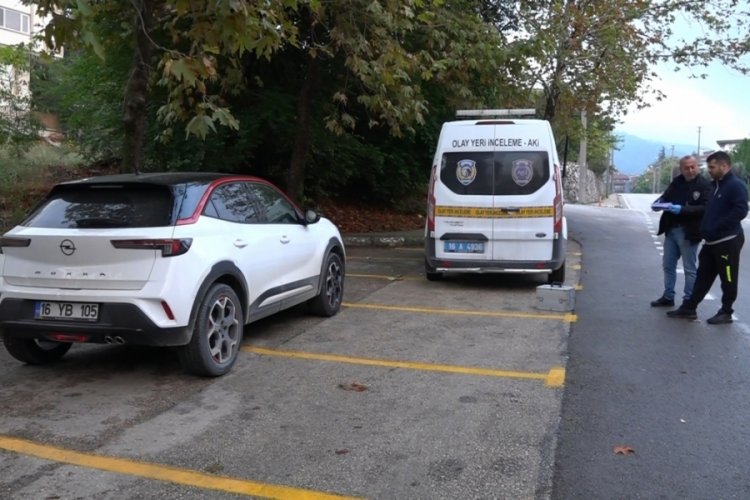 Bursa'da kız arkadaşıyla birlikte &ccedil;alıntı otomobille 8 saat şehir turu attı