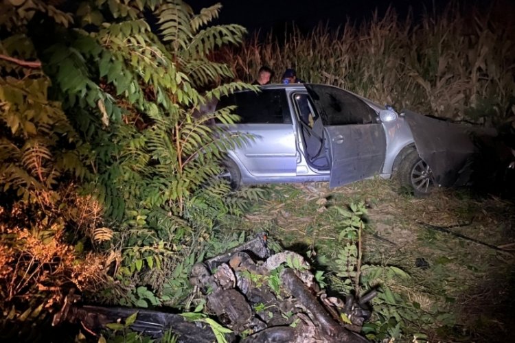 Karaman'da otomobil tarlaya savruldu: 1 &ouml;l&uuml;, 1 yaralı
