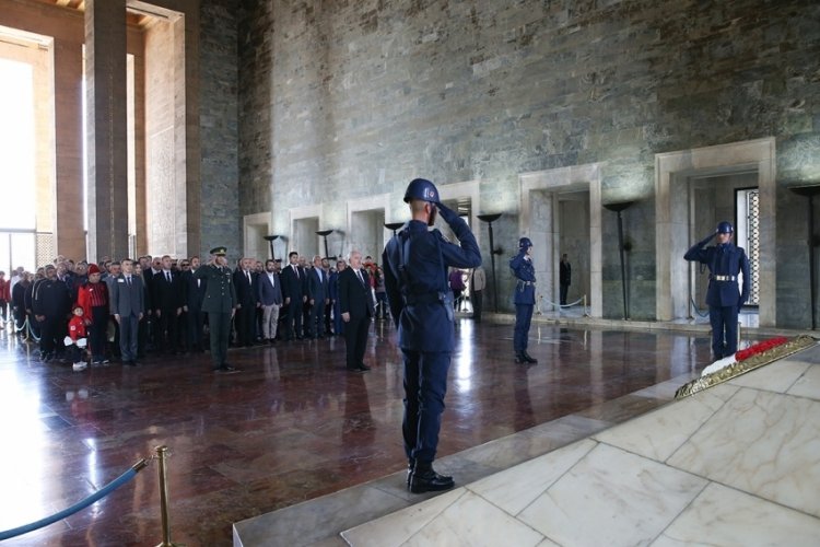 Gen&ccedil;lerbirliği'nden Anıtkabir ziyareti