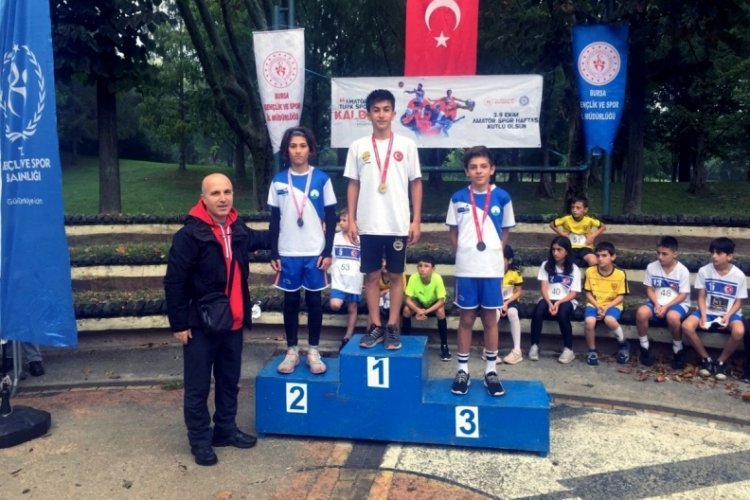 Bursa Osmangazili sporcular Kros Yarışları'nda g&ouml;z doldurdu