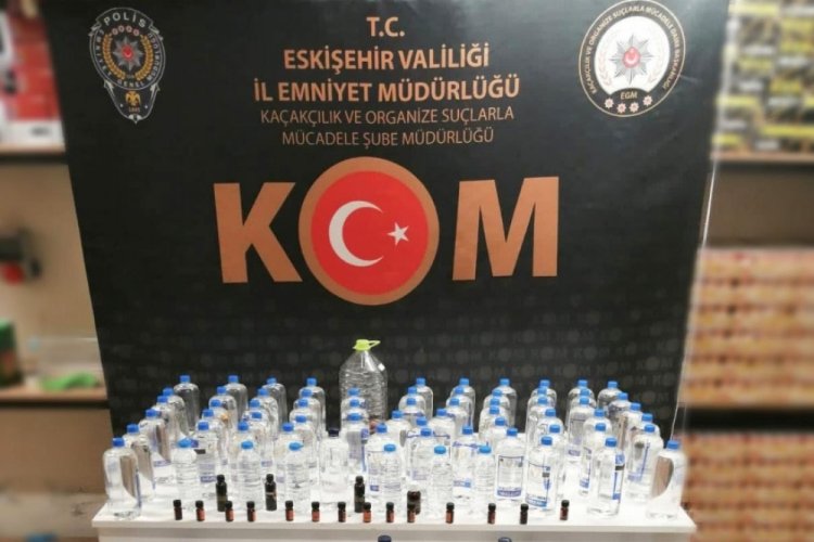 Eskişehir'de 281 litre sahte alkol ve i&ccedil;ki ele ge&ccedil;irildi