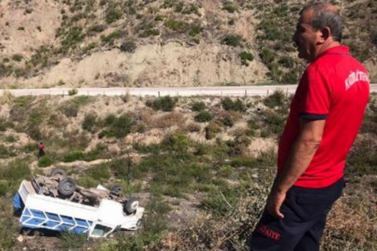 Osmaniye'de kamyonet şarampole devrildi: 1 &ouml;l&uuml;, 2 yaralı