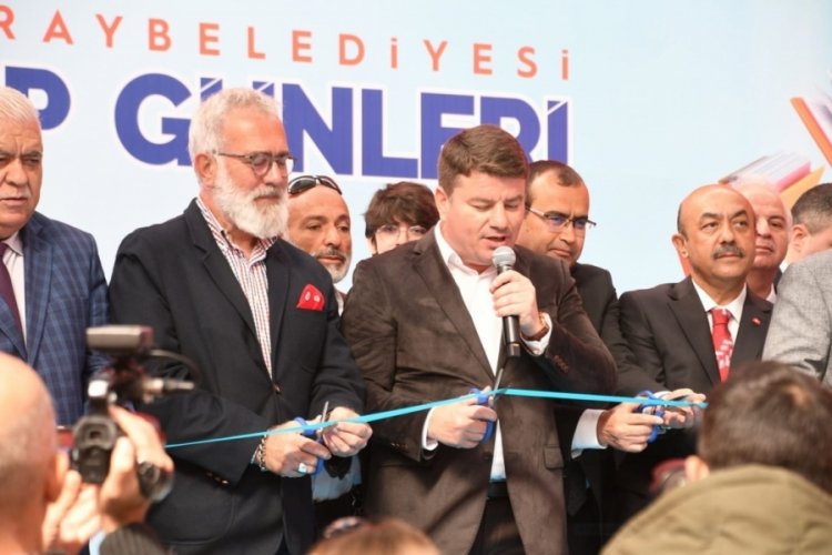 Aksaray'da "Kitap G&uuml;nleri Fuarı" 5 bin kişinin katılımı ile a&ccedil;ıldı