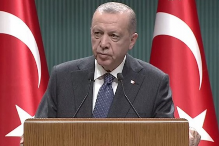 Erdoğan'dan kabine sonrası a&ccedil;ıklamalar: Daha kapsamlı anayasa değişikliği talimatını verdik