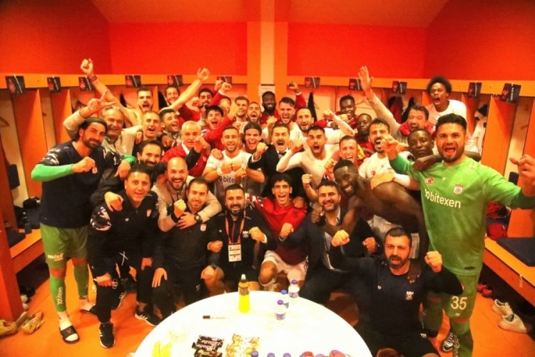 Sivasspor galibiyet pozu verdi
