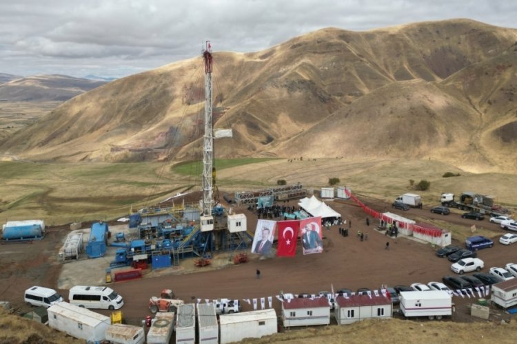 T&uuml;rkiye'nin en b&uuml;y&uuml;k sondaj platformu Erzurum'da