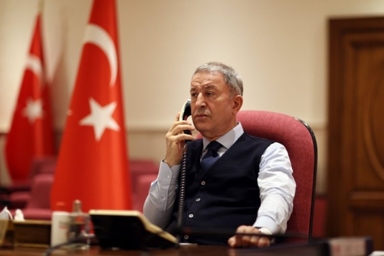 Bakan Akar, Macaristanlı mevkidaşı ile telefonda g&ouml;r&uuml;şt&uuml;