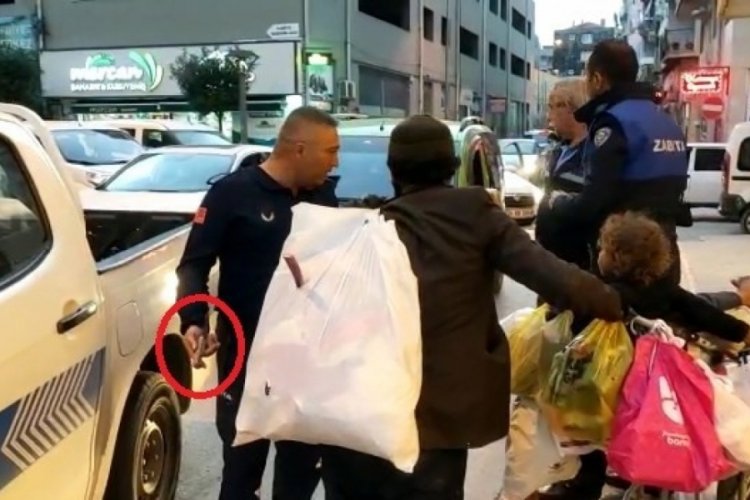 Bursa'da dilenci zabıtaya bı&ccedil;ak &ccedil;ekti