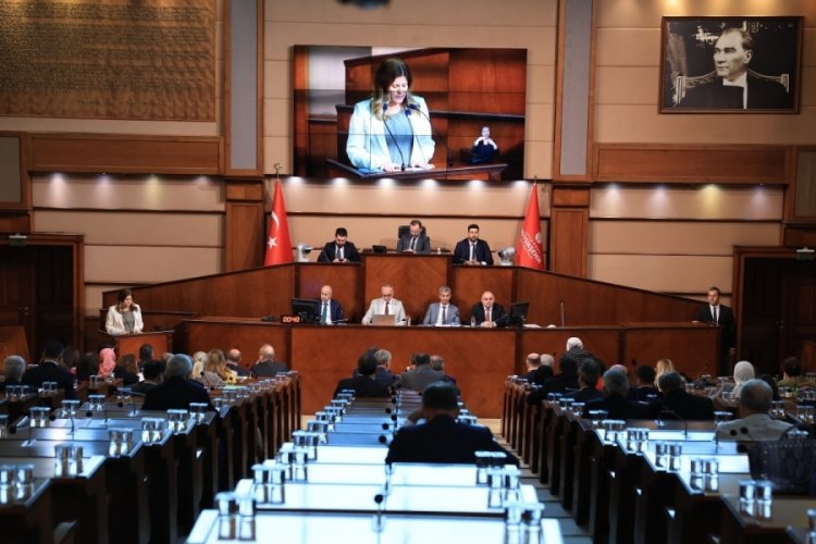 C&uuml;neyt Arkın'ın ismi Bağcılar'daki erkek yurduna verildi
