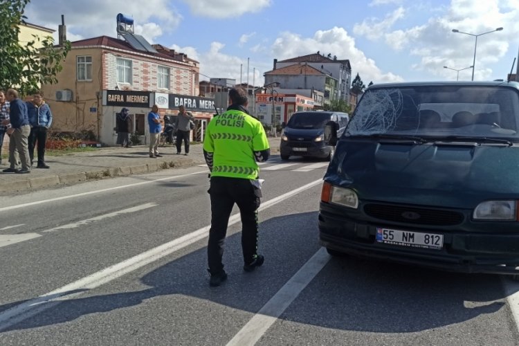 Samsun'da minib&uuml;s&uuml;n &ccedil;arptığı bisikletli ağır yaralandı