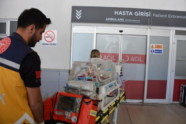 Doktor, 7 aylık doğan bebekle birlikte sevk edildiği hastaneye gitti