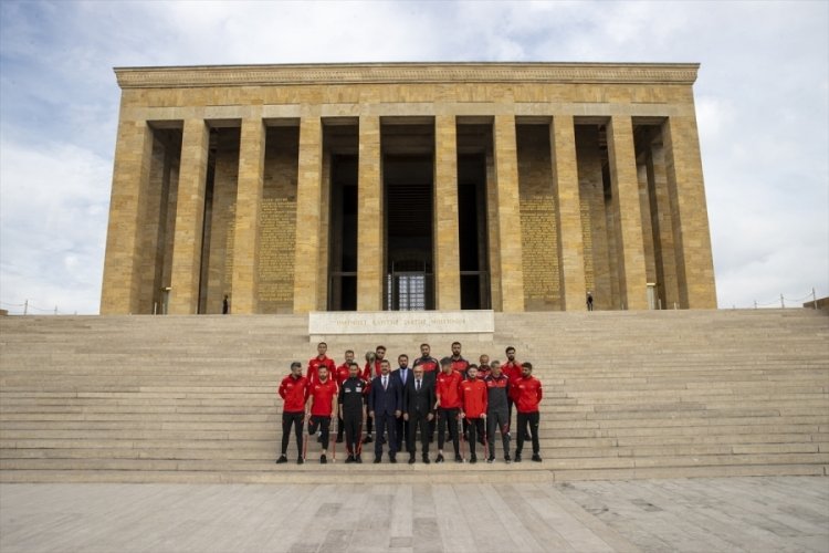 Ampute Futbol Milli Takımı, Anıtkabir'i ziyaret etti