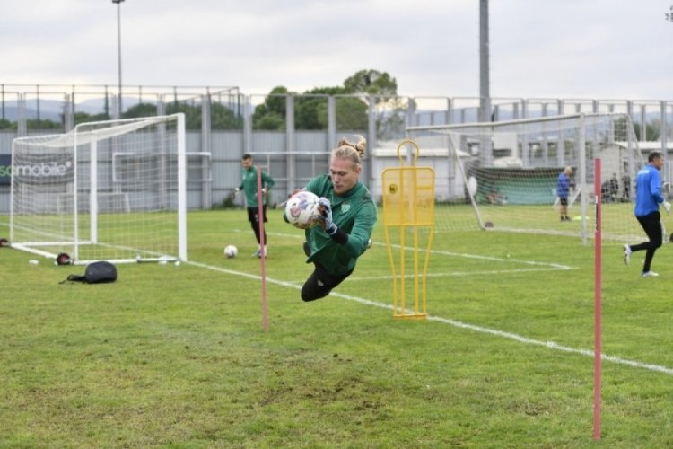 Bursaspor'da topa sahip olma ve taktik &ccedil;alışmaları