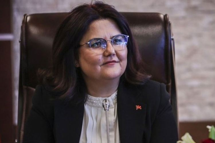 Derya Yanık, &ouml;ğrencilere verilecek olan ulaşım desteğinin detaylarını a&ccedil;ıkladı