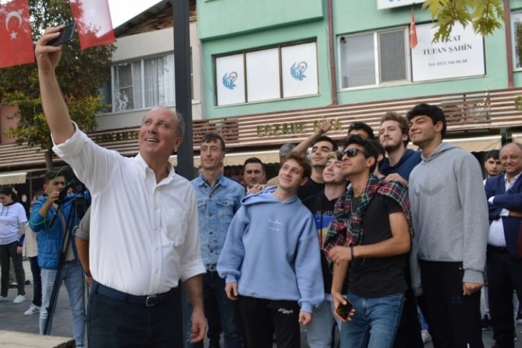 Muharrem İnce, Bursa'da gen&ccedil;lerle bir araya geldi