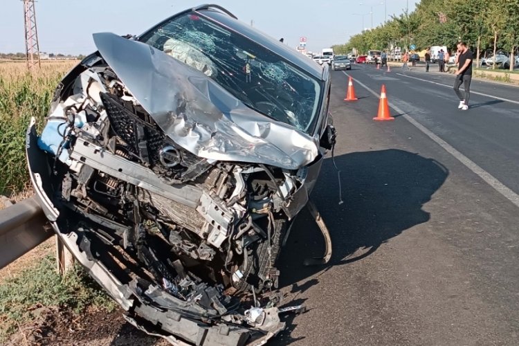 Şanlıurfa'da 3 otomobil &ccedil;arpıştı: 5 yaralı