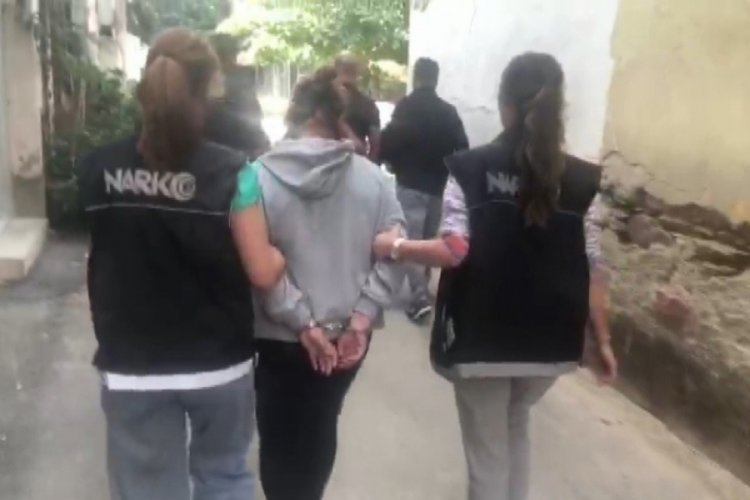 İzmir'de canlı yayında uyuşturucu kullanan kadın serbest bırakıldı
