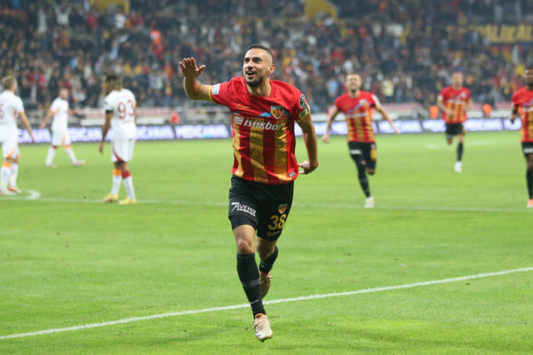 Galatasaray'ın 6 ma&ccedil;lık yenilmezlik serisi Kayseri'de sona erdi!