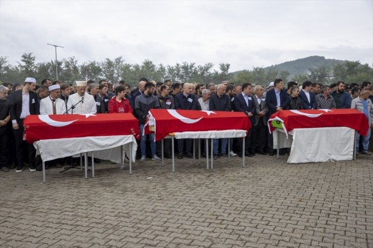 Bartın'daki patlamada hayatını kaybeden 3 iş&ccedil;i son yolculuğuna uğurlandı