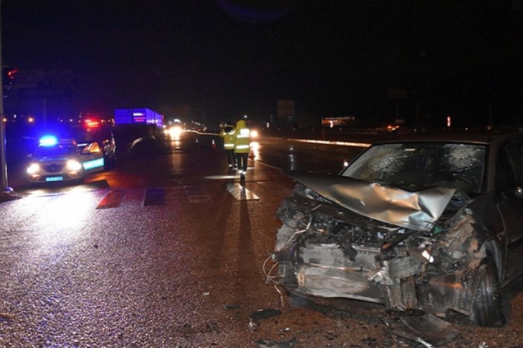 Kırıkkale'de korkun&ccedil; kaza! TIR ile otomobil &ccedil;arpıştı: 5 yaralı
