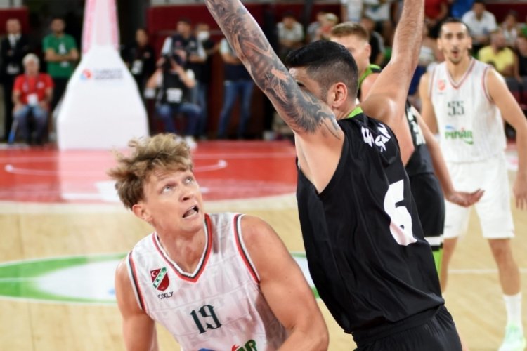 Pınar Karşıyaka'da, Kuzminskas sakatık yaşadı