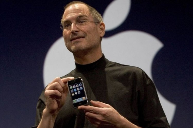 İlk iPhone rekor fiyata satılacak