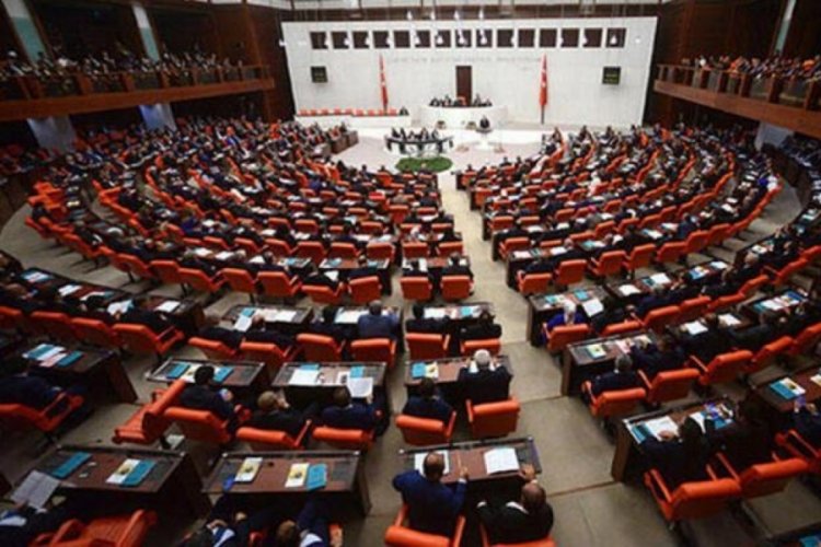Meclis'te torba kanun teklifi g&ouml;r&uuml;şmeleri s&uuml;r&uuml;yor
