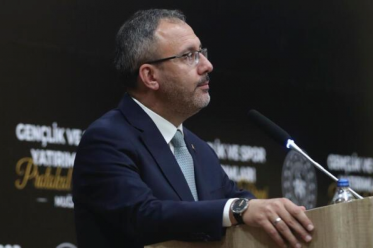 Bakan Kasapoğlu: Her alanda olduğu gibi sporda da &ccedil;ıtası en yukarıda olan bir T&uuml;rkiye var