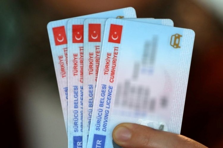 Eski ehliyetlerini yenilemeyenlere uyarı: Son g&uuml;n 31 Aralık!