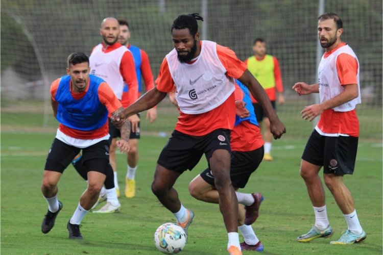 Antalyaspor'da bir şok da Fredy'den geldi