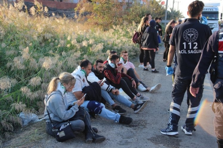 Manisa'da zincirleme kaza! Yaralılar var