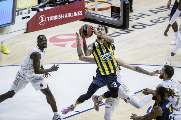 Fenerbah&ccedil;e Beko EuroLeague'de 3'te 3 yaptı