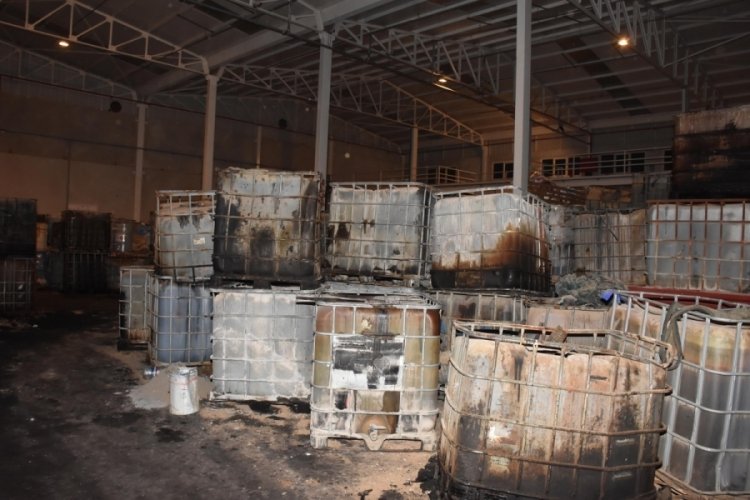 İzmir'de 1000 ton ka&ccedil;ak akaryakıt ele ge&ccedil;irildi