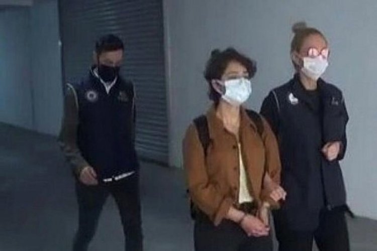 Ter&ouml;ristlerle fotoğrafı ortaya &ccedil;ıkan İBB &ccedil;alışanı hakim karşısında &ccedil;ıktı