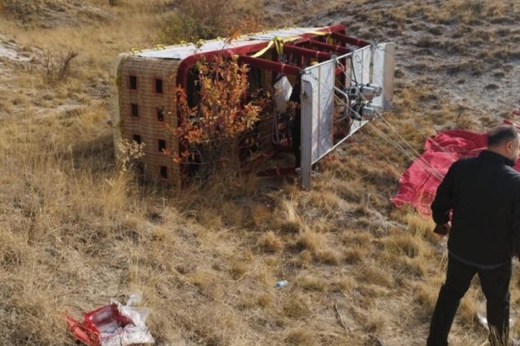 Nevşehir'de 2 turistin &ouml;ld&uuml;ğ&uuml; balon kazasında g&ouml;zaltına alınan pilot tutuklandı