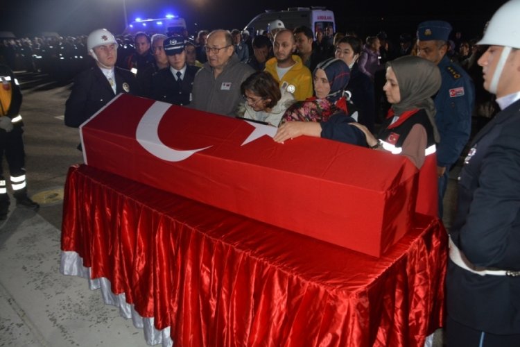 Şehit Bekir Bayb&ouml;r&uuml;'n&uuml;n naaşı Ankara'ya uğurlandı