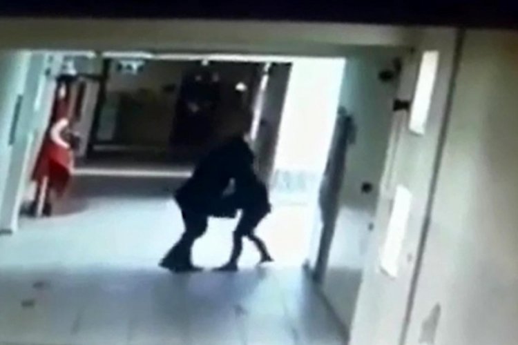 Cinsel saldırı sanığı okul m&uuml;d&uuml;r&uuml;: Duygusal bir ilişkinin hazırlık aşamasındaydık