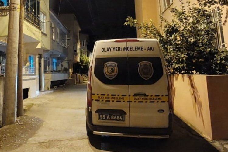 Samsun'da bir kişi eşini bı&ccedil;akladı