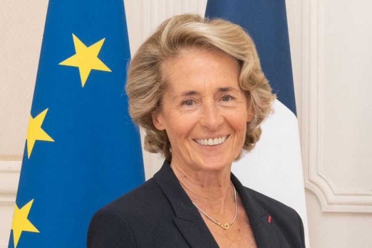 Fransız Bakan Caroline Cayeux &ouml;l&uuml;mden d&ouml;nd&uuml;