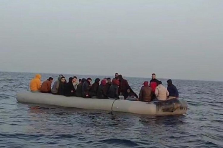 Kuşadası'nda 28 ka&ccedil;ak g&ouml;&ccedil;men kurtarıldı
