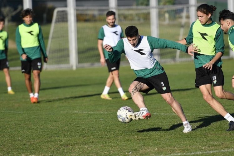 Bursaspor, İneg&ouml;lspor ma&ccedil;ının taktiğini yaptı