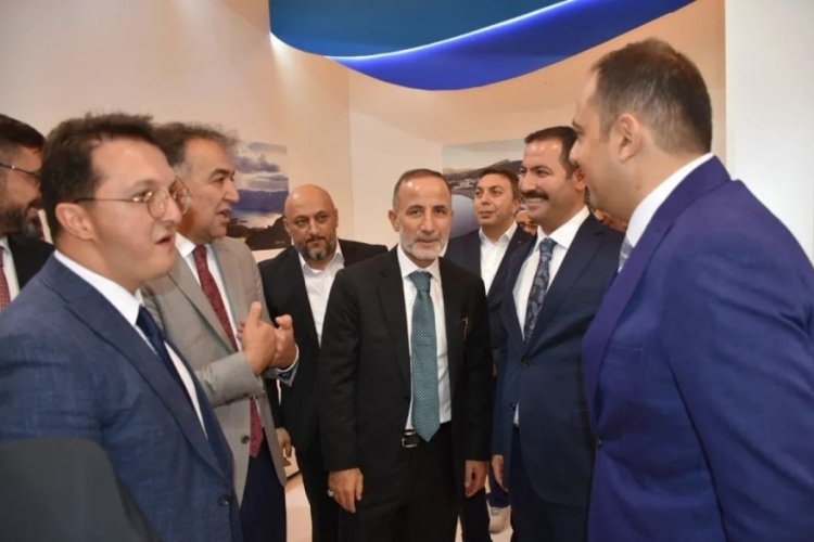İzmir'deki Bitlis Tanıtım G&uuml;nleri'nde Tatvan standına yoğun ilgi