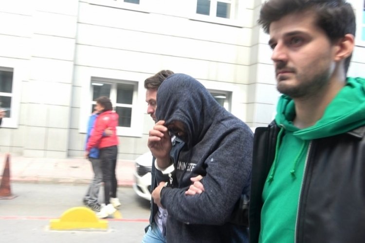 Bursa'da &ccedil;atıdan &ccedil;atıya hırsız kovalamacası