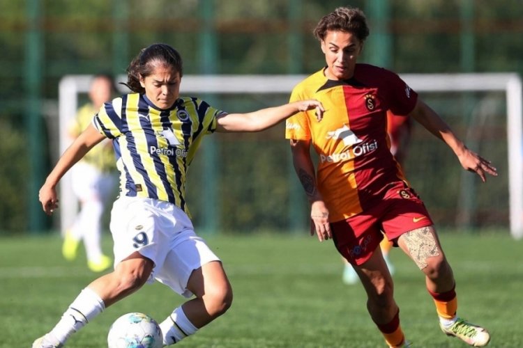 Kadınlar futbolda derbi Galatasaray'ın
