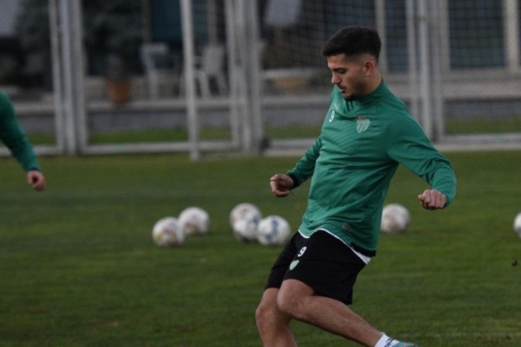 İneg&ouml;lspor ma&ccedil;ı hazırlıklarını tamamlayan Bursaspor kampa girdi
